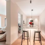 The Founders Residency, Praca Flores ליסבון