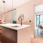 דירה The Founders Residency, Praca Flores